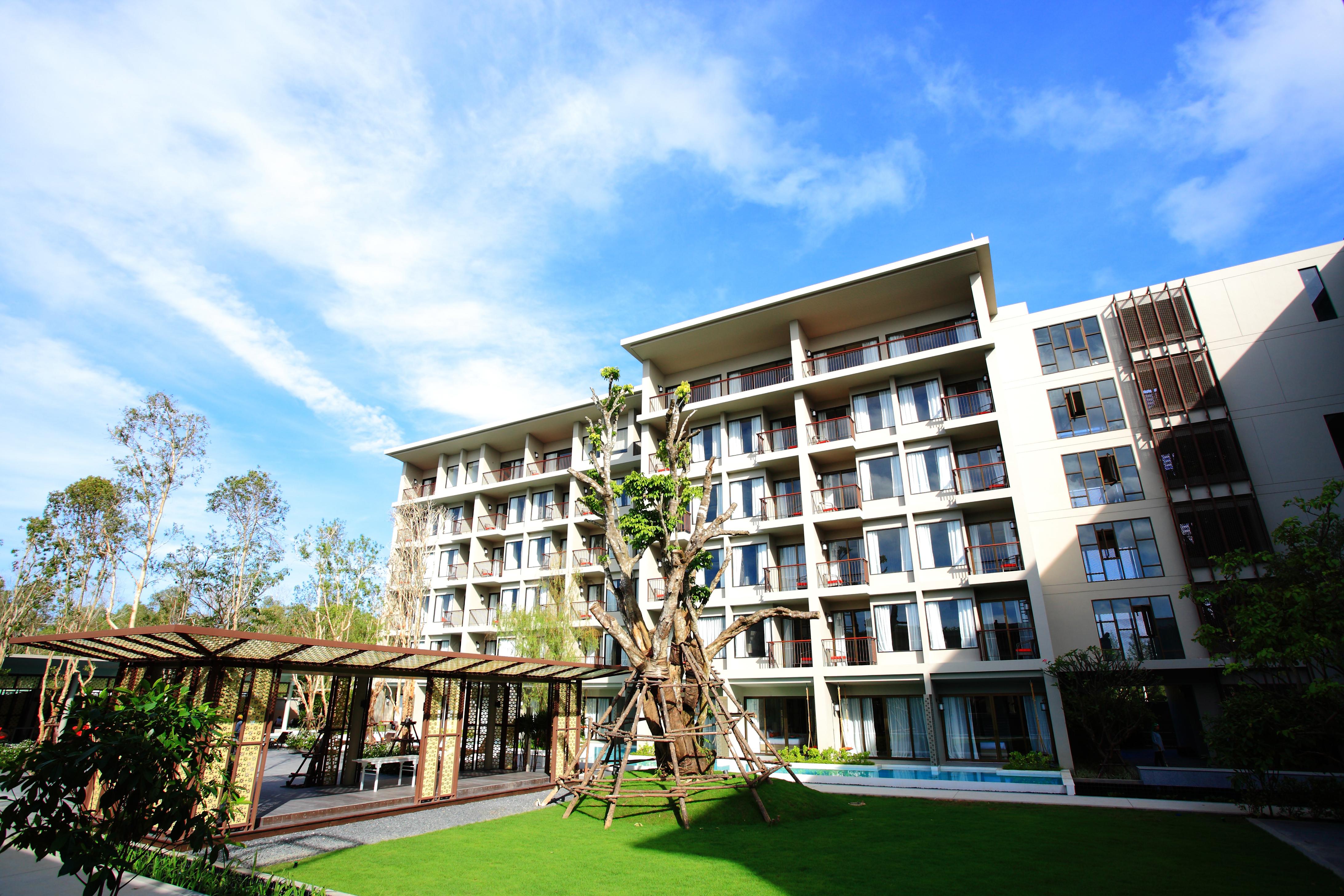 Proud Phuket Hotel, Naiyang Beach Esterno foto